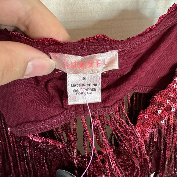 Luxxel Burgundy Fringe Lining Crop Top Size Small - Picture 5 of 7